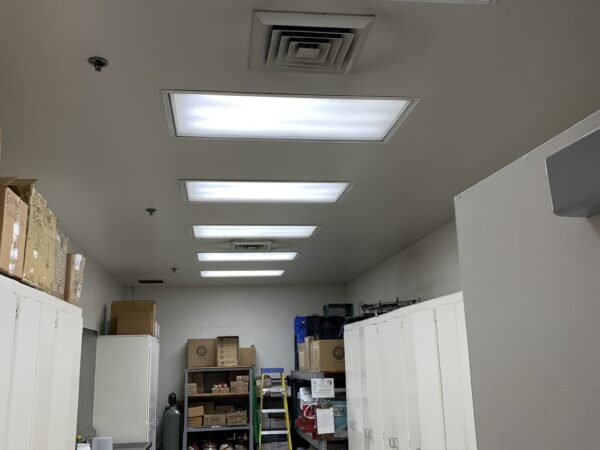 Retrofit around 300 fluorescent tube light bulbs for LED 14W/4000K/277V